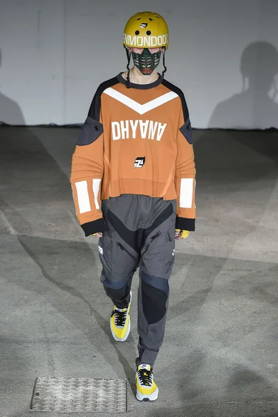 Look 26